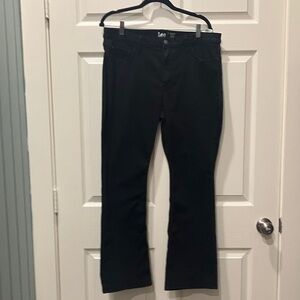 Lee Women's Regular Fit Boot Cut Mid Rise Black Jeans